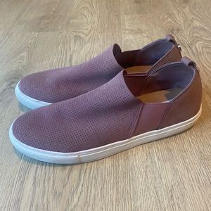 Steve Madden Janzer Slip Ons